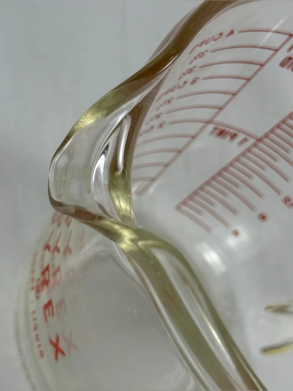 Vintage PYREX 1 quart or 4 cup Glass Measuring Cup red text